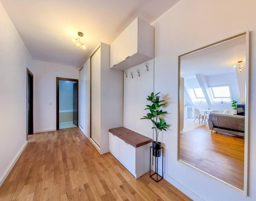 Dd Apartament Bucureşti